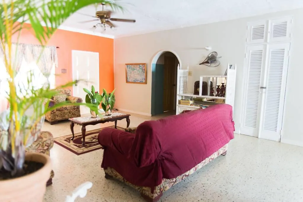 Villa Nakia & Nadia Wing Ocho Rios Gasthuis
