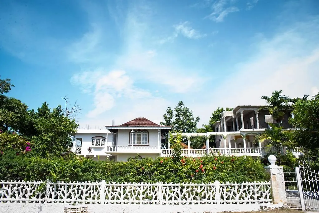Villa Nakia & Nadia Wing Ocho Rios 0*,